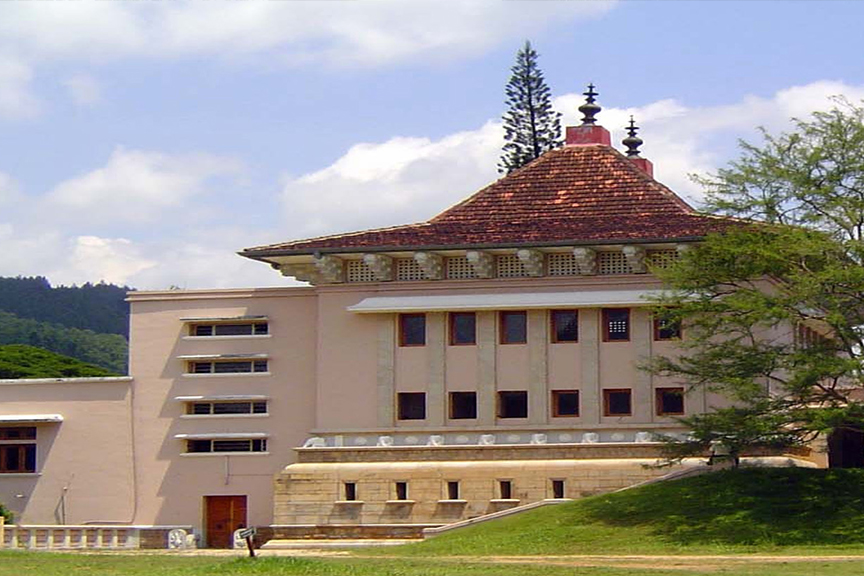 University of Peradeniya  Attractions in Sri lanka